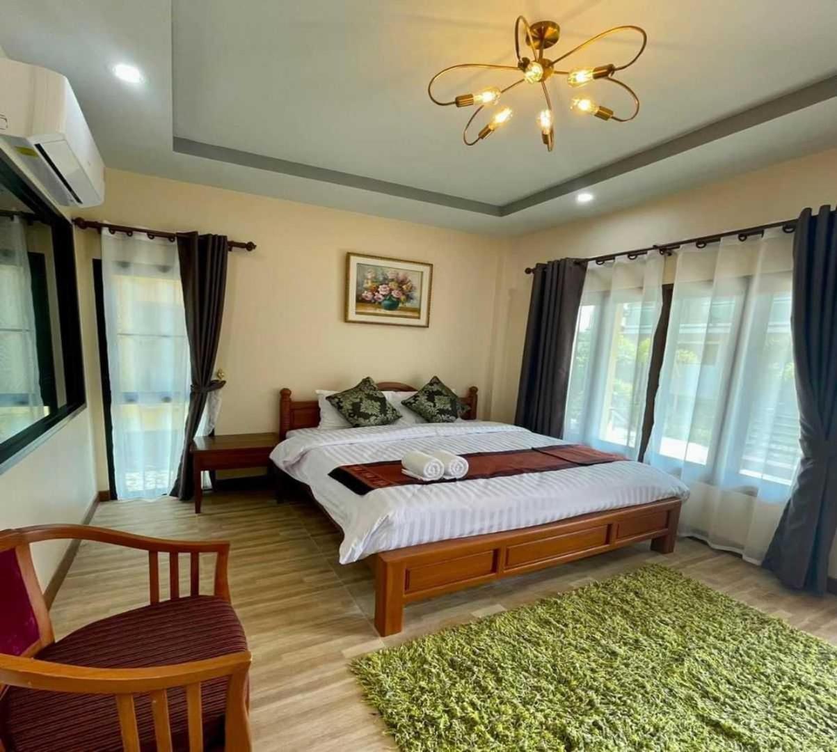 Capital O 75518 Baan Rose Resort Ao Luk Exterior foto